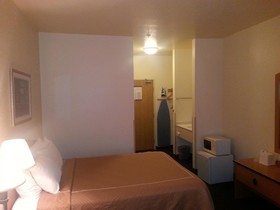 Days Inn & Suites by Wyndham Castle Rock