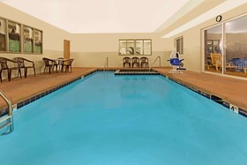 Days Inn & Suites by Wyndham Castle Rock