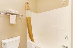 Days Inn & Suites by Wyndham Castle Rock