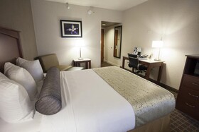 Best Western Plus Peak Vista Inn & Suites