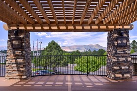 Best Western Plus Peak Vista Inn & Suites