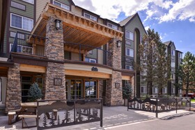 Best Western Plus Peak Vista Inn & Suites