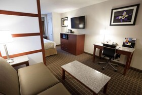 Best Western Plus Peak Vista Inn & Suites