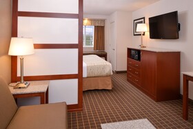 Best Western Plus Peak Vista Inn & Suites
