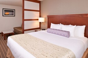 Best Western Plus Peak Vista Inn & Suites