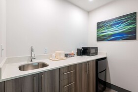 Comfort Suites Colorado Springs East - Medical Center Area
