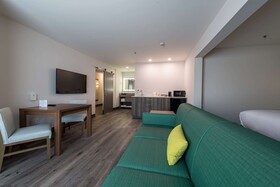 Comfort Suites Colorado Springs East - Medical Center Area
