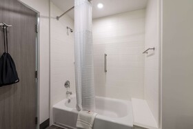 Comfort Suites Colorado Springs East - Medical Center Area