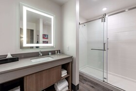 Comfort Suites Colorado Springs East - Medical Center Area
