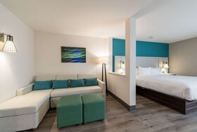 Comfort Suites Colorado Springs East - Medical Center Area