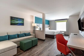 Comfort Suites Colorado Springs East - Medical Center Area