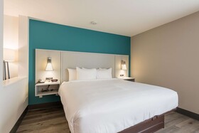 Comfort Suites Colorado Springs East - Medical Center Area
