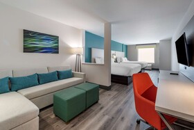 Comfort Suites Colorado Springs East - Medical Center Area