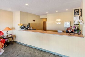 Econo Lodge Airport