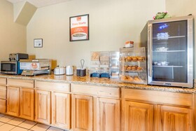Econo Lodge Airport