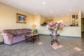 Econo Lodge Airport