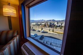 Holiday Inn Express & Suites Colorado Springs AFA Northgate
