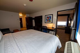 Holiday Inn Express & Suites Colorado Springs AFA Northgate