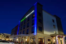 Holiday Inn Express & Suites Colorado Springs AFA Northgate