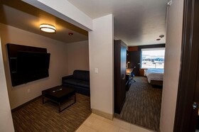 Holiday Inn Express & Suites Colorado Springs AFA Northgate