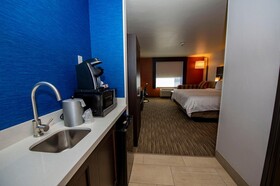 Holiday Inn Express & Suites Colorado Springs AFA Northgate