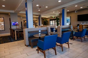 Holiday Inn Express & Suites Colorado Springs AFA Northgate