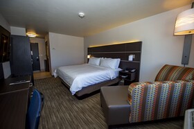 Holiday Inn Express & Suites Colorado Springs AFA Northgate