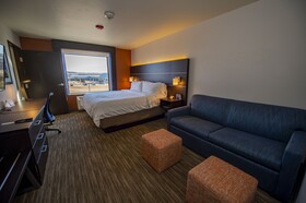 Holiday Inn Express & Suites Colorado Springs AFA Northgate