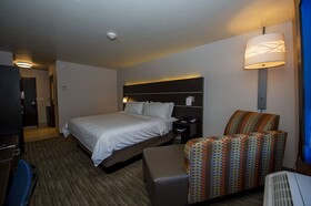 Holiday Inn Express & Suites Colorado Springs AFA Northgate
