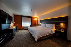 Holiday Inn Express & Suites Colorado Springs AFA Northgate