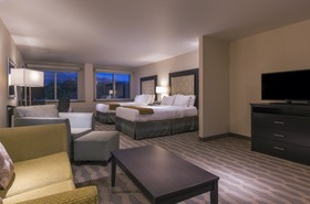 Holiday Inn Express & Suites Colorado Springs Central