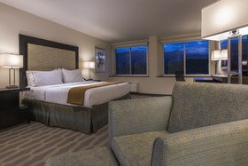 Holiday Inn Express & Suites Colorado Springs Central