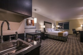 Holiday Inn Express & Suites Colorado Springs Central