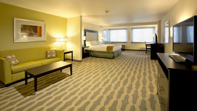 Holiday Inn Express & Suites Colorado Springs Central