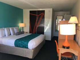 Howard Johnson by Wyndham Colorado Springs
