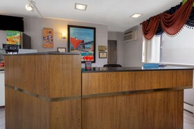 Howard Johnson by Wyndham Colorado Springs