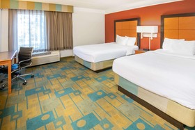 La Quinta Inn & Suites by Wyndham Colorado Springs South AP