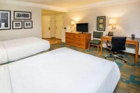 La Quinta Inn & Suites by Wyndham Colorado Springs South AP