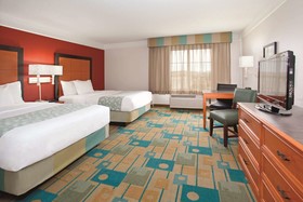 La Quinta Inn & Suites by Wyndham Colorado Springs South AP