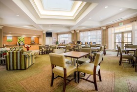 La Quinta Inn & Suites by Wyndham Colorado Springs South AP