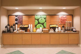 La Quinta Inn & Suites by Wyndham Colorado Springs South AP