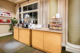 La Quinta Inn & Suites by Wyndham Colorado Springs South AP