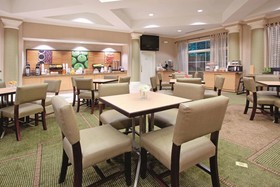 La Quinta Inn & Suites by Wyndham Colorado Springs South AP