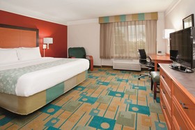 La Quinta Inn & Suites by Wyndham Colorado Springs South AP