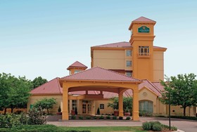 La Quinta Inn & Suites by Wyndham Colorado Springs South AP
