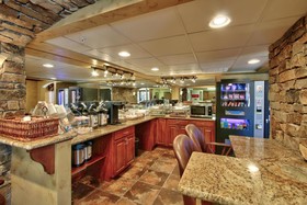 MCM Eleganté Suites