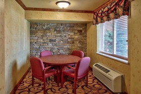 MCM Eleganté Suites