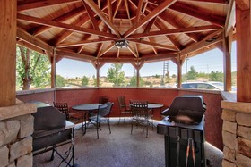 MCM Eleganté Suites