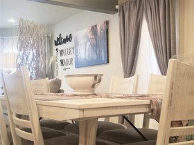 Peak Valley Manor, a Premier Bed & Breakfast