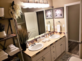 Peak Valley Manor, a Premier Bed & Breakfast